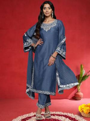 Women Floral Embroidered Sequinned Kurta with Trousers & Dupatta 2
