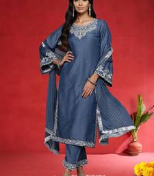Women Floral Embroidered Sequinned Kurta with Trousers & Dupatta