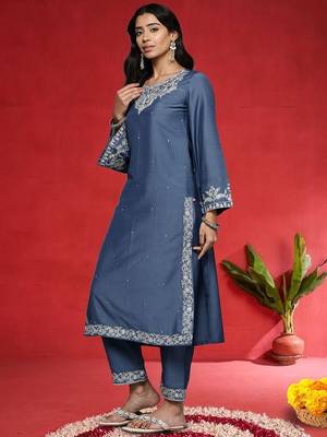 Women Floral Embroidered Sequinned Kurta with Trousers & Dupatta 1