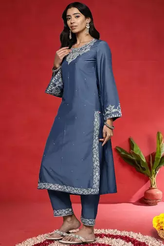 Women Floral Embroidered Sequinned Kurta with Trousers & Dupatta