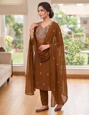 Women floral yoke embroidered brown kurta set with trousers & scalloped dupatta 2