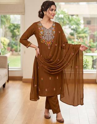 Women floral yoke embroidered brown kurta set with trousers & scalloped dupatta 3