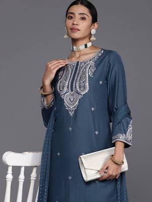 Ethnic Motifs Embroidered Regular Sequinned Kurta with Trousers & With Dupatta 2