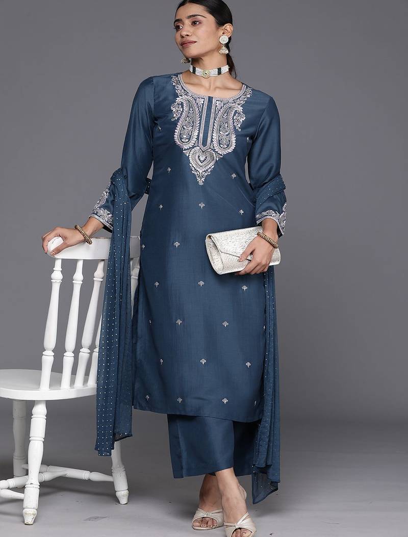 Ethnic Motifs Embroidered Regular Sequinned Kurta with Trousers & With Dupatta