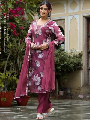 V-Neck Mirror & Sequins Embellished Kurta Paired With Trousers & Chiffon Dupatta 4