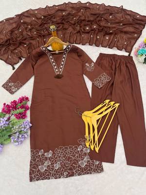 Women embroidered v-neck kurta with pant and dupatta set 4