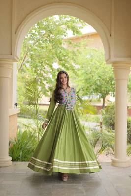 P green cotton readymade anarkali suit with thread embroidery work 5