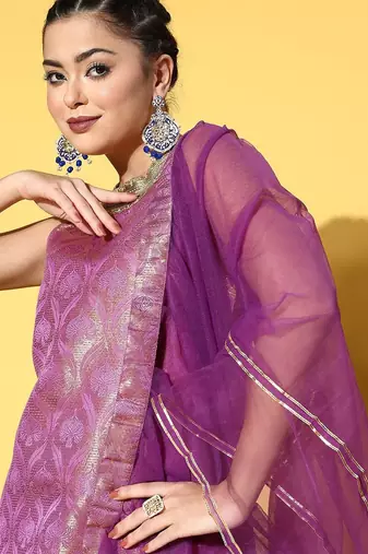 Women Floral Silk Blend Woven Metallic Kurta Set