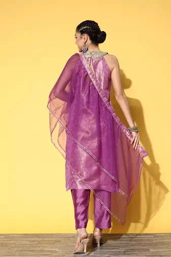 Women Floral Silk Blend Woven Metallic Kurta Set