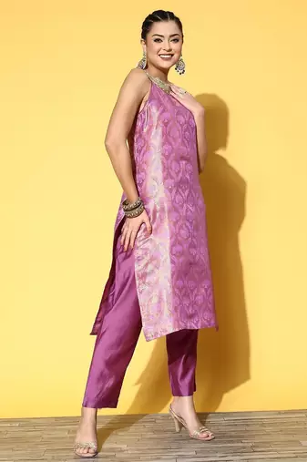 Women Floral Silk Blend Woven Metallic Kurta Set
