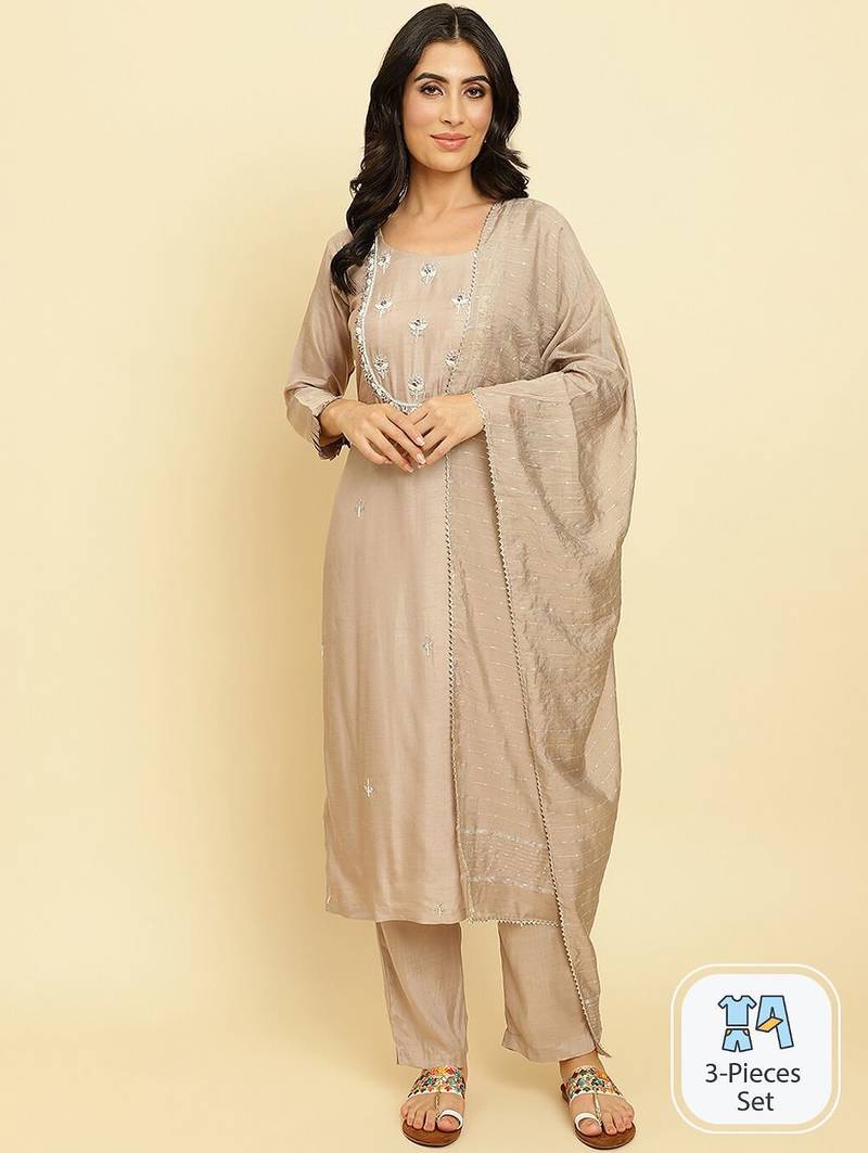 Floral Embroidered Regular Beads and Stones Kurta With Trousers & Dupatta