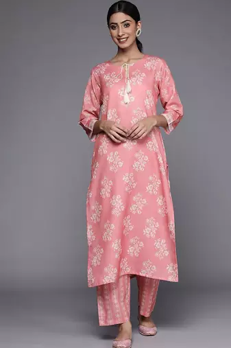 Woman Digital Printed Winter kurta & Printed Straight Trouser