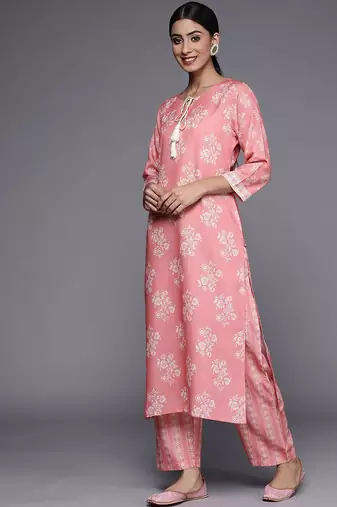 Woman Digital Printed Winter kurta & Printed Straight Trouser