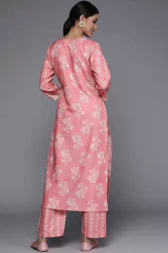 Woman Digital Printed Winter kurta & Printed Straight Trouser