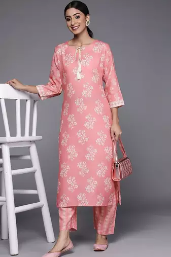 Woman Digital Printed Winter kurta & Printed Straight Trouser