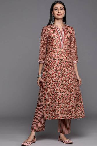 Women Peach-Coloured Floral Printed Winter Kurta with Palazzos