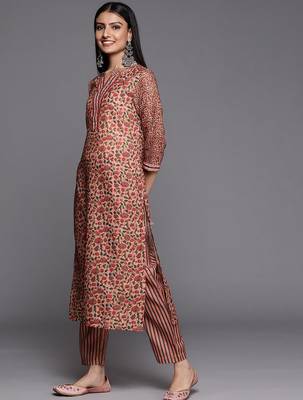 Women Peach-Coloured Floral Printed Winter Kurta with Palazzos 4