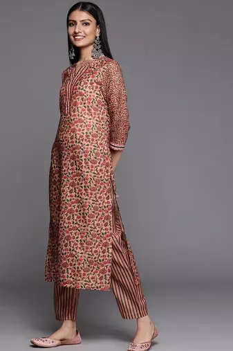 Women Peach-Coloured Floral Printed Winter Kurta with Palazzos