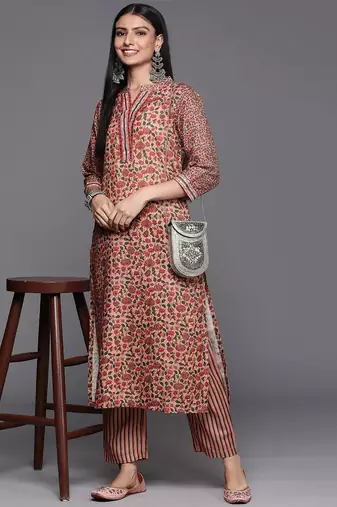 Women Peach-Coloured Floral Printed Winter Kurta with Palazzos