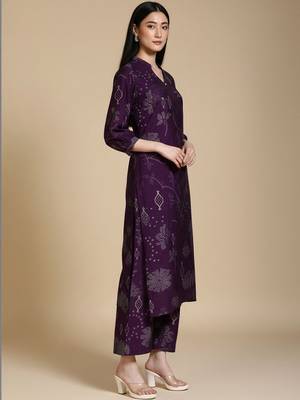 Women Bandhani Printed Kurta with Trousers 4