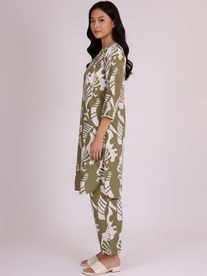 Women Abstract Printed V-Neck Pure Cotton Kurta with Palazzos 2