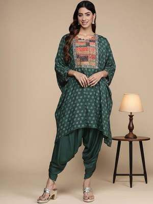 Embroidered Thread Work Pure Silk Fusion Kurta with Dhoti Pants 3