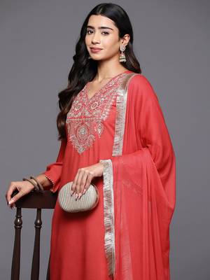 Women Floral Embroidered Regular Sequinned Kurta with Trousers & With Dupatta 2