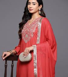 Women Floral Embroidered Regular Sequinned Kurta with Trousers & With Dupatta