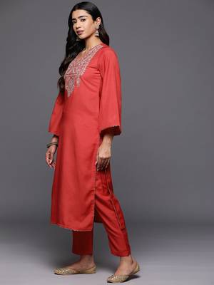 Women Floral Embroidered Regular Sequinned Kurta with Trousers & With Dupatta 5