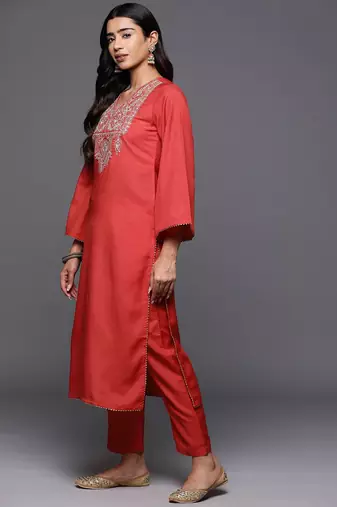 Women Floral Embroidered Regular Sequinned Kurta with Trousers & With Dupatta
