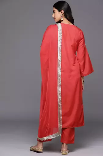 Women Floral Embroidered Regular Sequinned Kurta with Trousers & With Dupatta
