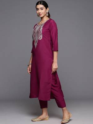 Paisley Zzari Embroidered Regular Kurta with Trousers & Dupatta 5