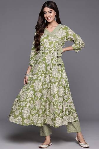 Women Floral Printed Angrakha Pure Cotton Kurta with Trousers