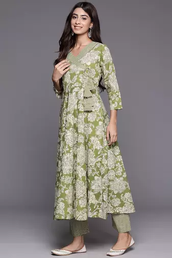 Women Floral Printed Angrakha Pure Cotton Kurta with Trousers