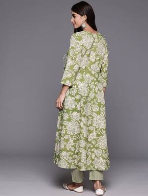 Women Floral Printed Angrakha Pure Cotton Kurta with Trousers 5
