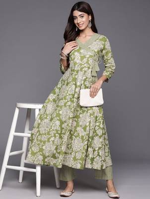 Women Floral Printed Angrakha Pure Cotton Kurta with Trousers 6