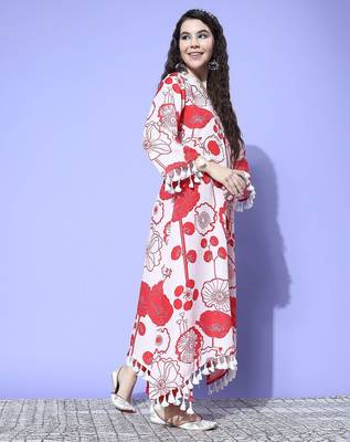 Winter Floral Printed V-Neck A-Line Woolen Kurta Set with Tesselled Hem 4