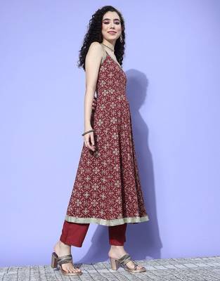 Ethnic Motifs Woven Design Sequinned Kurta with Trousers & Dupatta 4