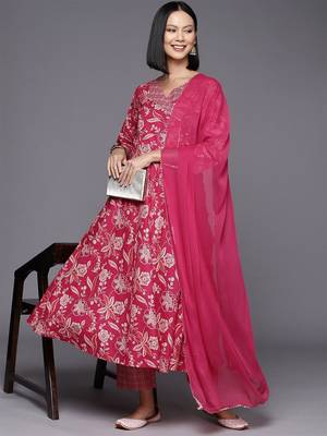 Floral Printed Regular Gotta Patti Pure Cotton Kurta with Trousers & Dupatta 5