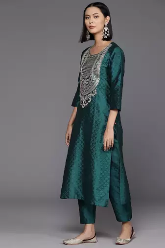 Ethnic Motifs Yoke Design Regular Sequinned Kurta with Trousers & Dupatta