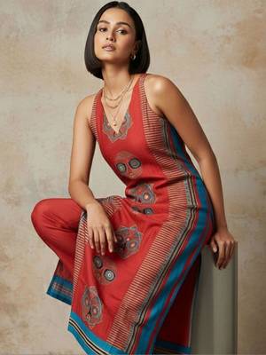 Women Ethnic Motifs Printed Regular Kurta with Trousers 3
