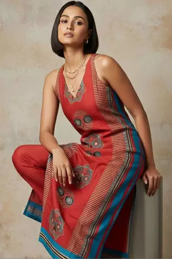 Women Ethnic Motifs Printed Regular Kurta with Trousers