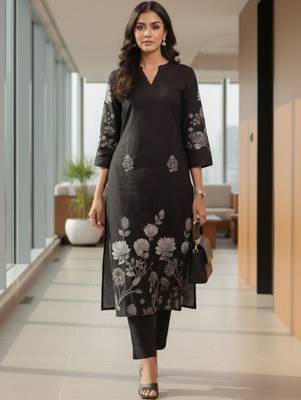 Women Floral Printed Regular Chanderi Silk Kurta with Trousers 7