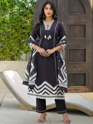 Women Printed Regular Thread Work Kurta with Trousers & With Dupatta 7