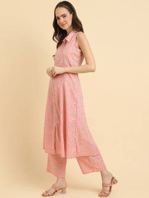 Women Floral Printed Regular Kurta with Trousers 3