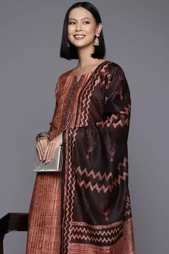 Printed Regular Sequinned Chanderi Silk Kurta with Trousers & Dupatta