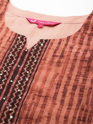 Printed Regular Sequinned Chanderi Silk Kurta with Trousers & Dupatta 3