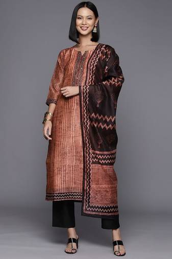 Printed Regular Sequinned Chanderi Silk Kurta with Trousers & Dupatta