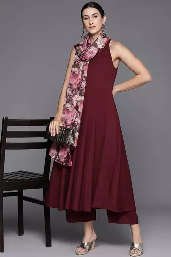 Women Silk Crepe Kurta with Trousers & With Dupatta