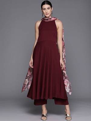 Women Silk Crepe Kurta with Trousers & With Dupatta 5